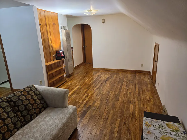 634 E 38th St #1 — Photo 9