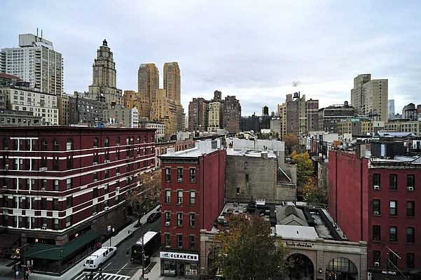 Rented by Compass | media 23