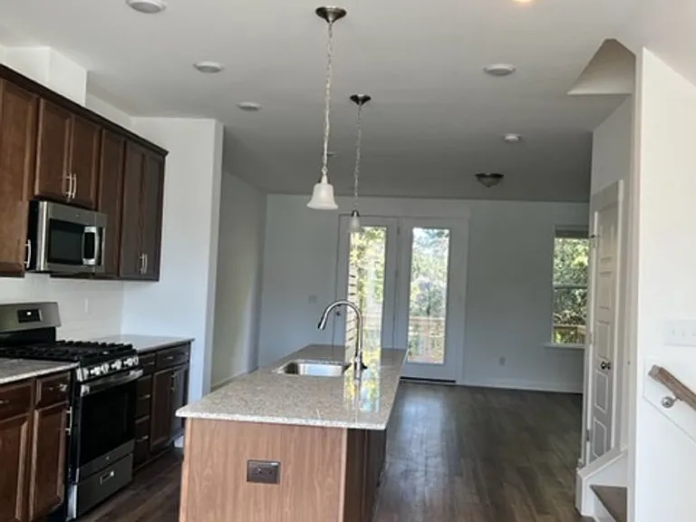 1110 Kiernan Grove Ln — Photo 7