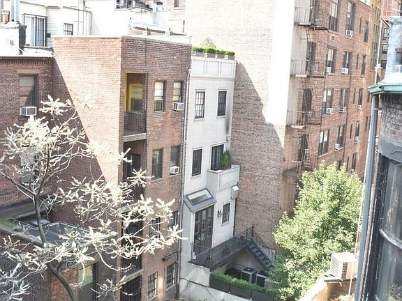 5th image of 228 W 72nd St APT 5r