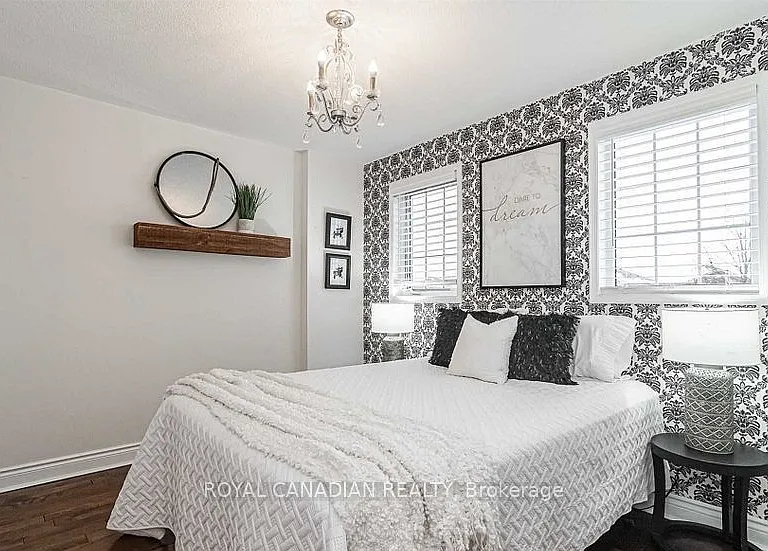 87 John Walter Cres — Photo 13