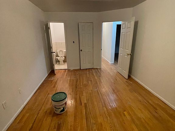 4th image of 198 E Bay 31st St #2