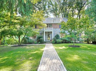 425 Forest Ave, New Rochelle, NY 10804