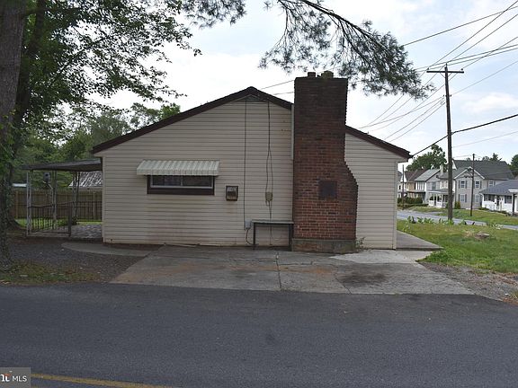3rd image of 338 W Main St
