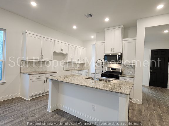 2nd image of 3005 Cantoni Crk