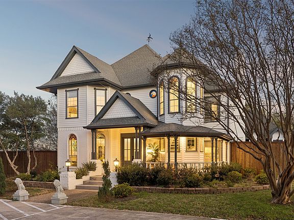 2nd image of 3706 Castle Dr