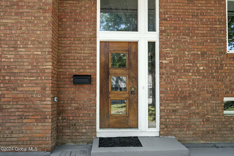 2nd image of 33-37 Winnie Street