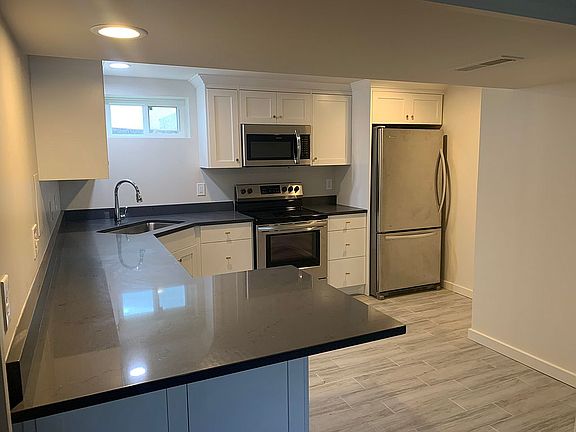 2nd image of 1555 E Lanebrook Ln