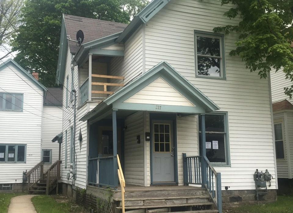 1st image of 215 Gold Ave NW #217