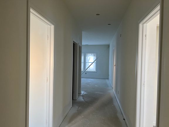 3rd image of 223 Maggie Ln