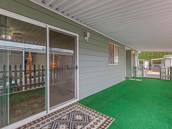 3rd image of 3921 Moana Way