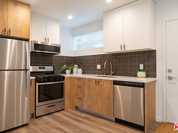 4th image of 3305 Primera Ave #3307-1/2