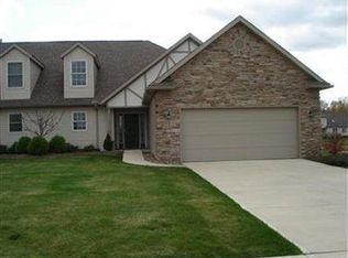 1126 Hunting Holw, Grafton, OH 44044