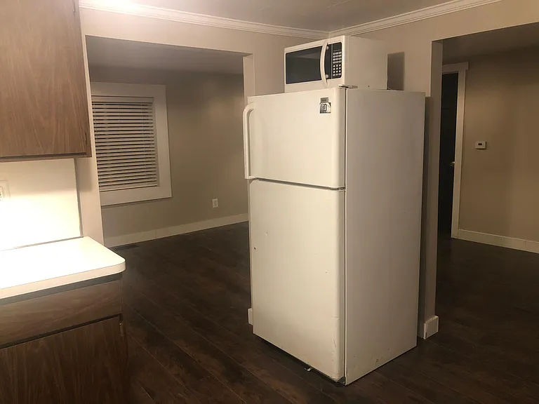 3952 Dallas Ave — Photo 4
