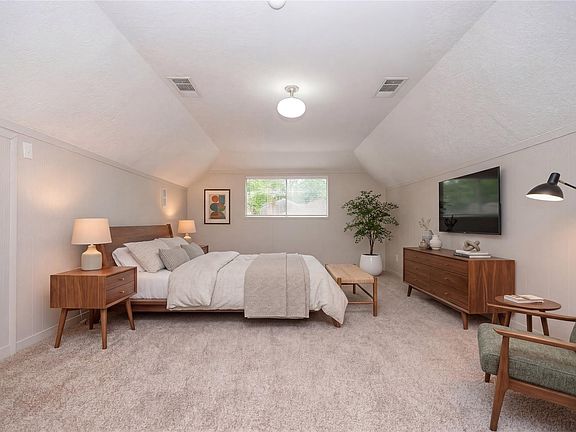 5th image of 96 Panorama Dr