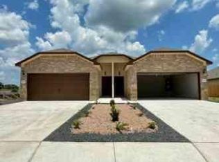 1525 Lucille St, Seguin, TX 78155