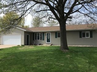 822 Valley Ct, Onalaska, WI 54650