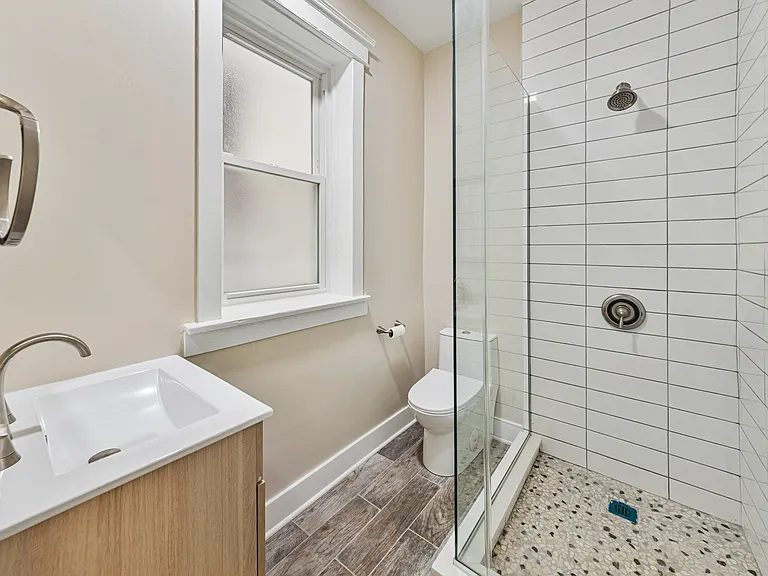 2630 W Division St #2R — Photo 12