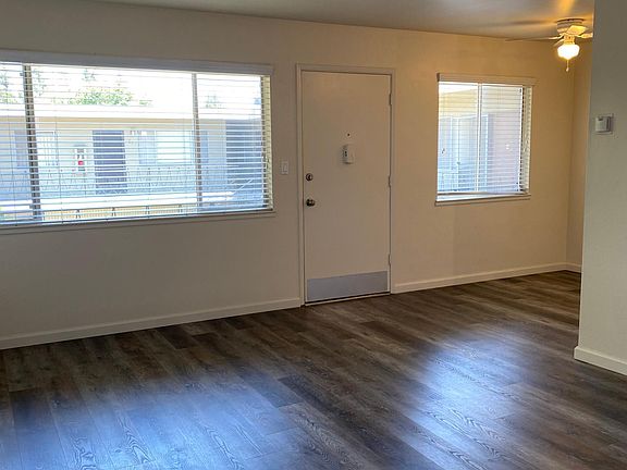 Entry -- dining area to right of photo