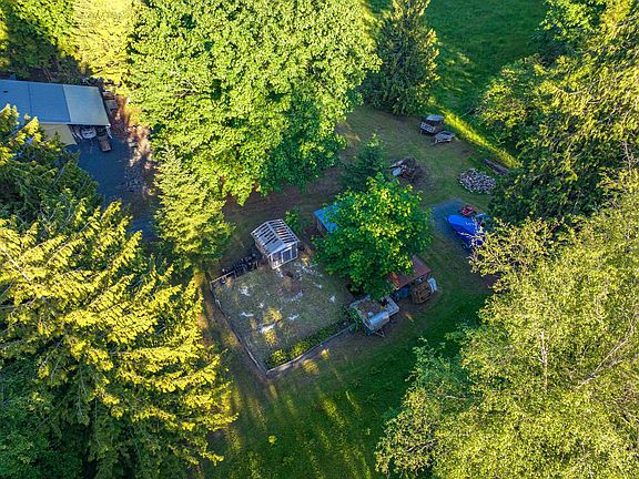 3rd image of 47400 Extrom Rd
