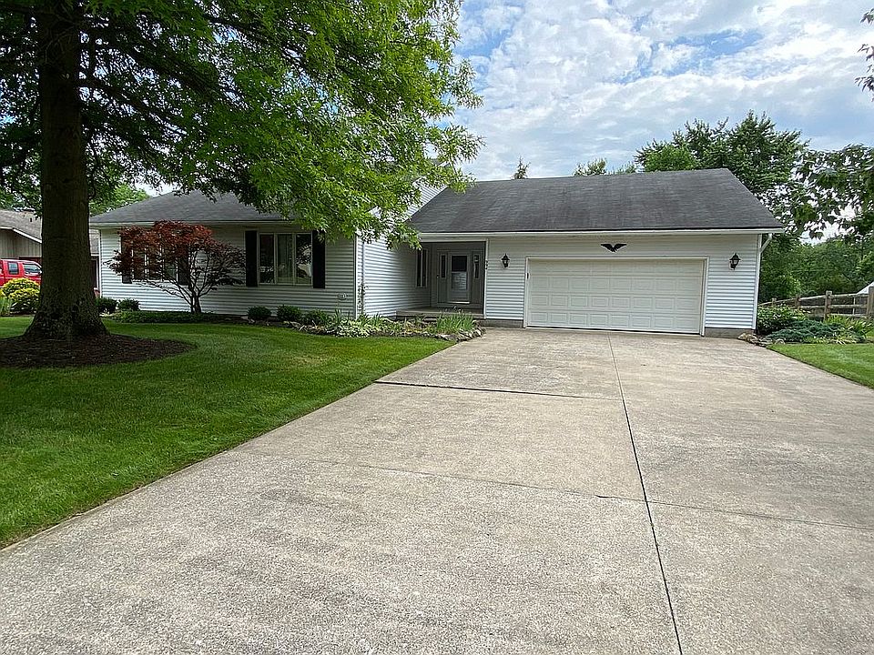 1st image of 994 Lancaster Dr