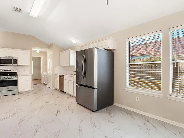 14615 Rochelle Ct — Photo 13