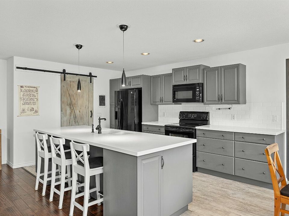 1st image of 1503 Tanemura Cres