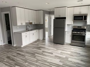 1025 Front St #2A, Uniondale, NY 11553