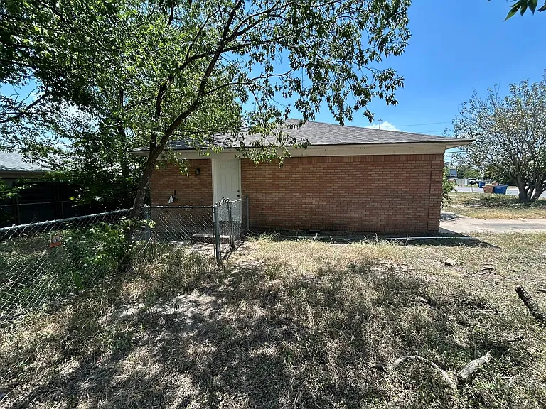 3601 Catalina Dr — Photo 15