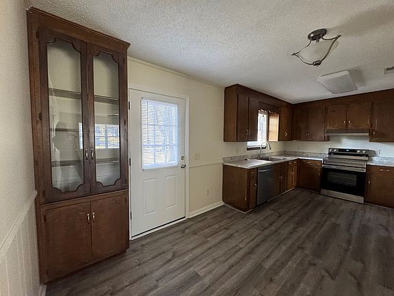 5th image of 610 Pinto Dr