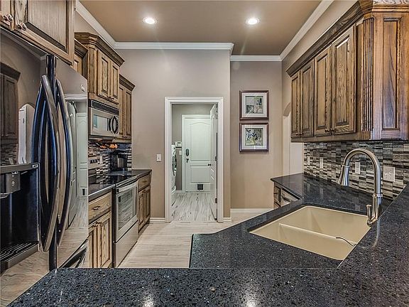 4th image of 13905 Agate Dr
