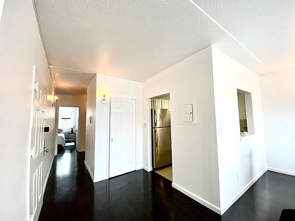 4th image of 213 W 121st St #4