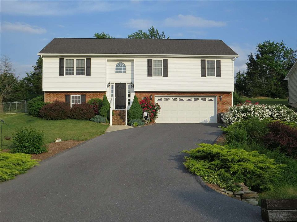 1st image of 79 Falcon Ln
