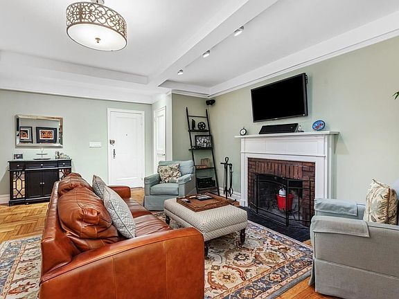 2nd image of 151 E 83rd St APT 8C