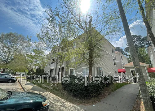 1420 Collegiate Cir #101 Photo 1