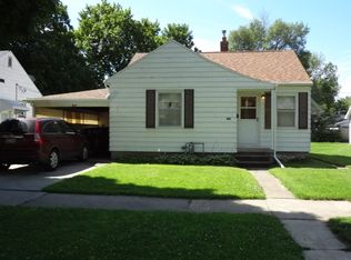647 Newton St, Waterloo, IA 50703