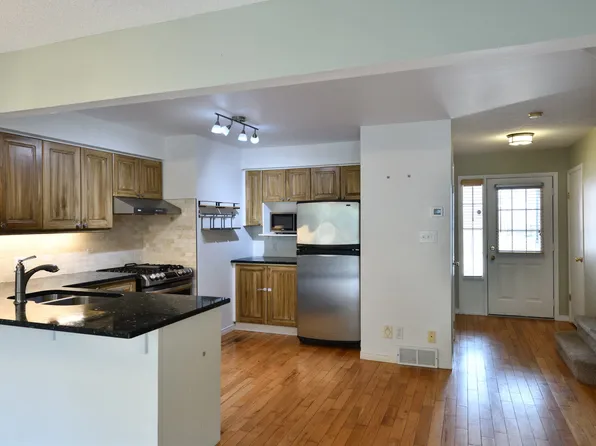 447 Laurel Gate Dr, Waterloo, ON N2T 2S5