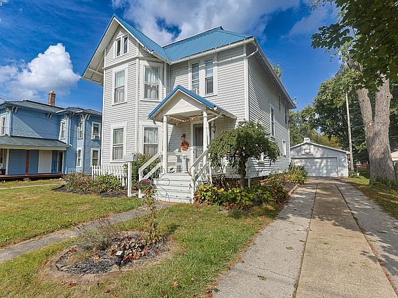 3rd image of 37 S Garden St