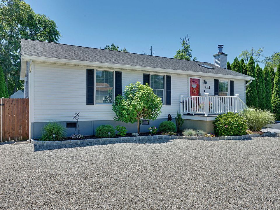 1st image of 10 Keelson Dr
