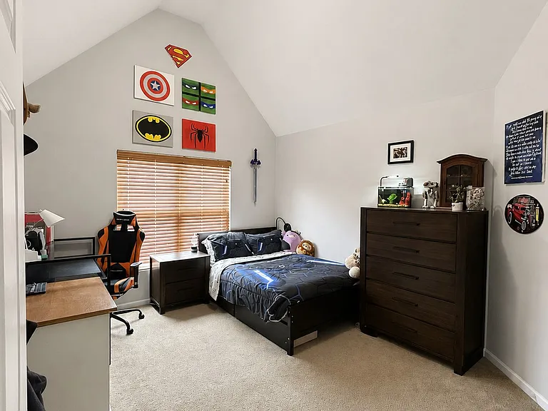 481 Highgrove Dr — Photo 18