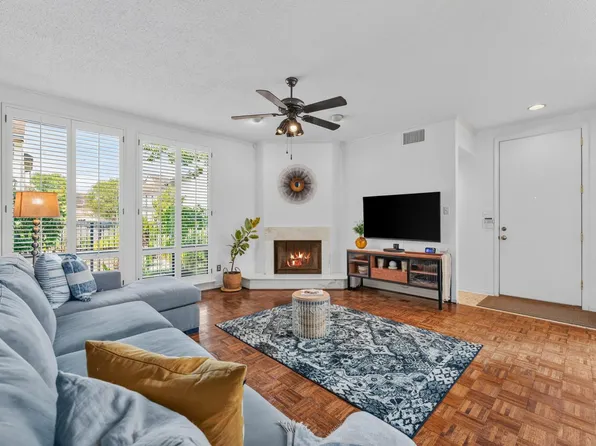 1112 Bering Dr APT 62, Houston, TX 77057