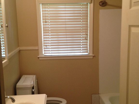 5th image of 414 E Claude St