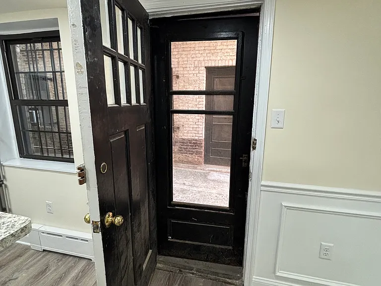 2220 Spruce — Photo 11