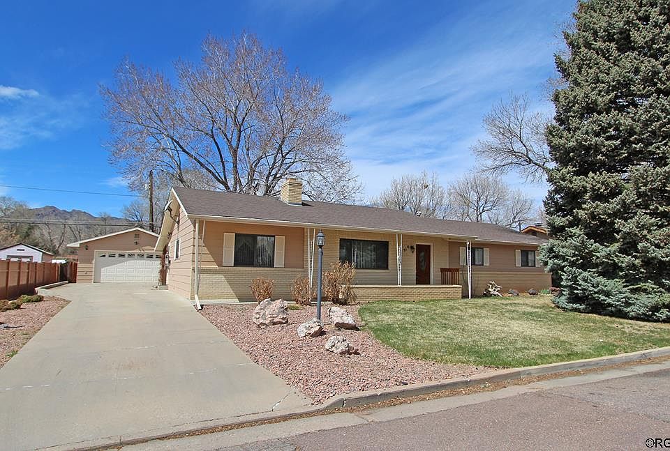 1st image of 319 Circle Dr W