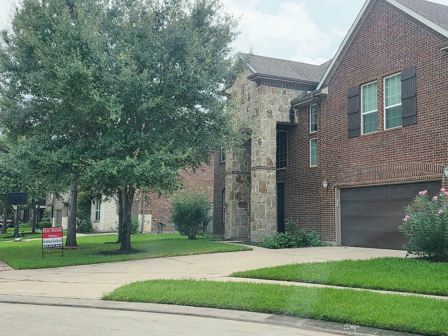 4 bed, 3.5 bath, 4224 sqft, $3,700 — Photo 4