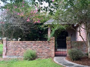 909 Montgomery Ave, Denham Springs, LA 70726