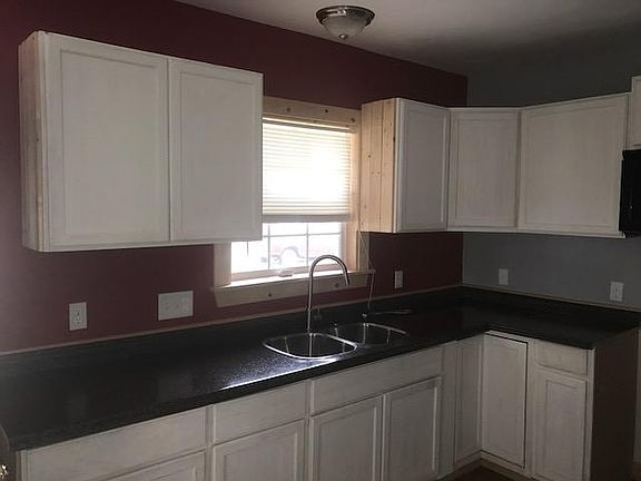 4th image of 306 S Bobbie Smith St