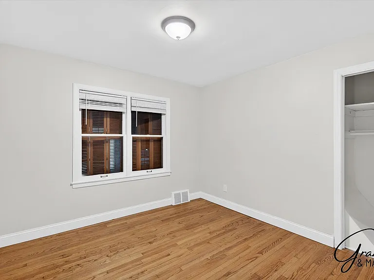 8254 W Pkwy — Photo 17