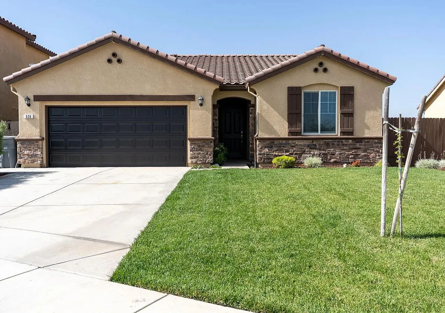 Beautiful 3 Bedroom 2 Bath Home For Rent - Landscaper Included! — Photo 1