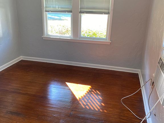 2nd image of 6811 Dartmouth Ave N